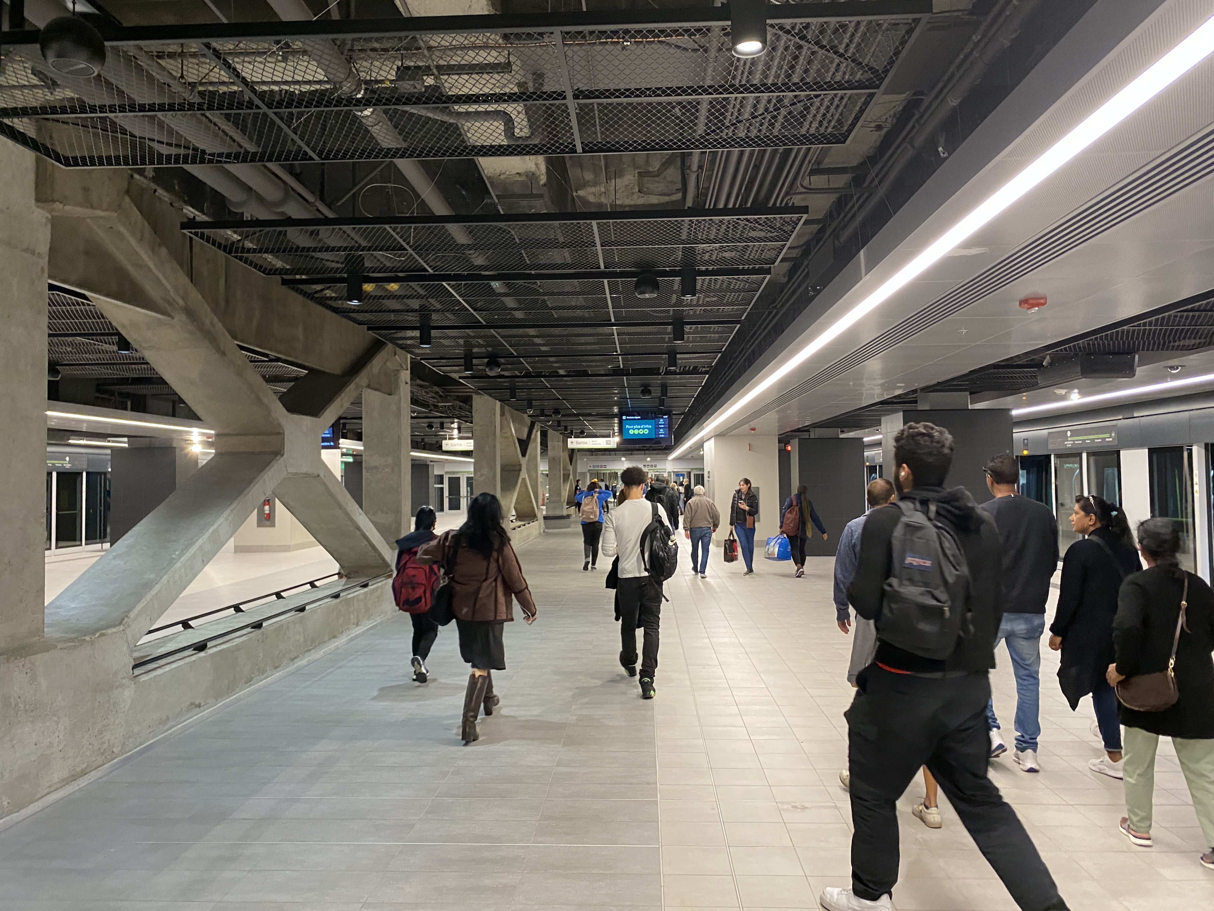 Station platform and passenger circulation visual.